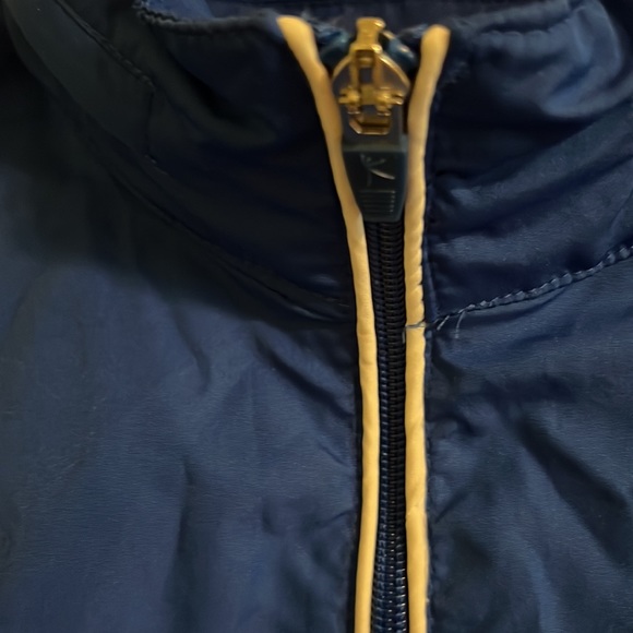 Danskin Now jacket for juniors with hidden hood. Size L (11-13) - Picture 3 of 7